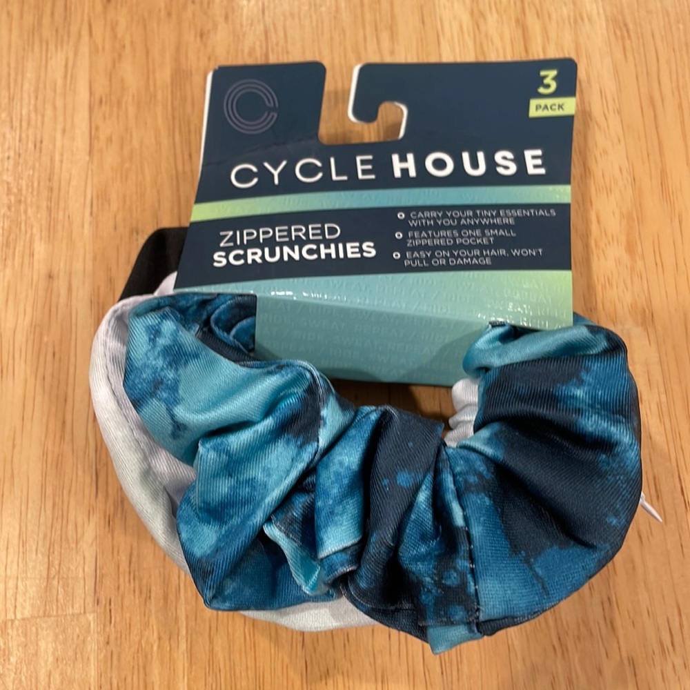 Cycle House zippered scrunchies